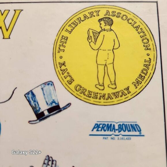 Three 1980's hard back children's books - Picture 9 of 14